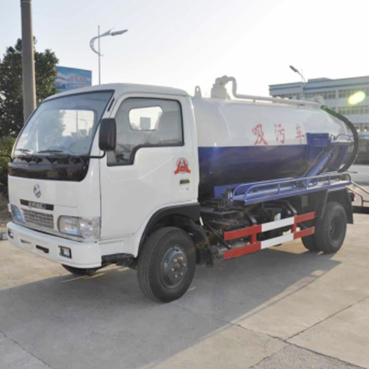 东风 4×2 型六轮 3 立方米吸污车