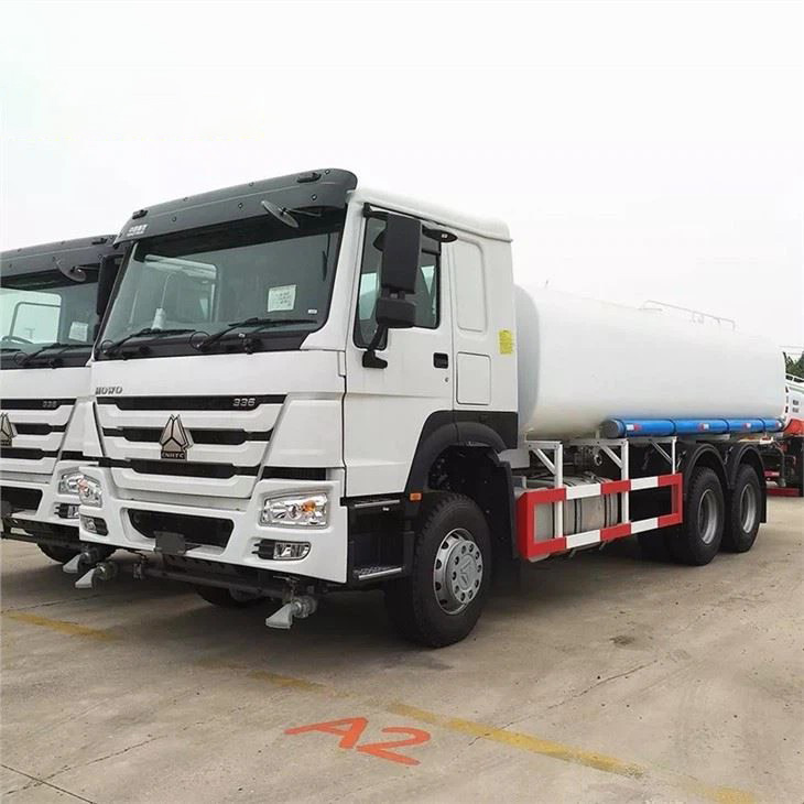 豪沃 6×4 型运水车