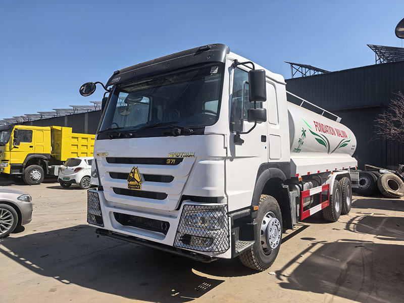 豪沃6×4， 20方洒水车