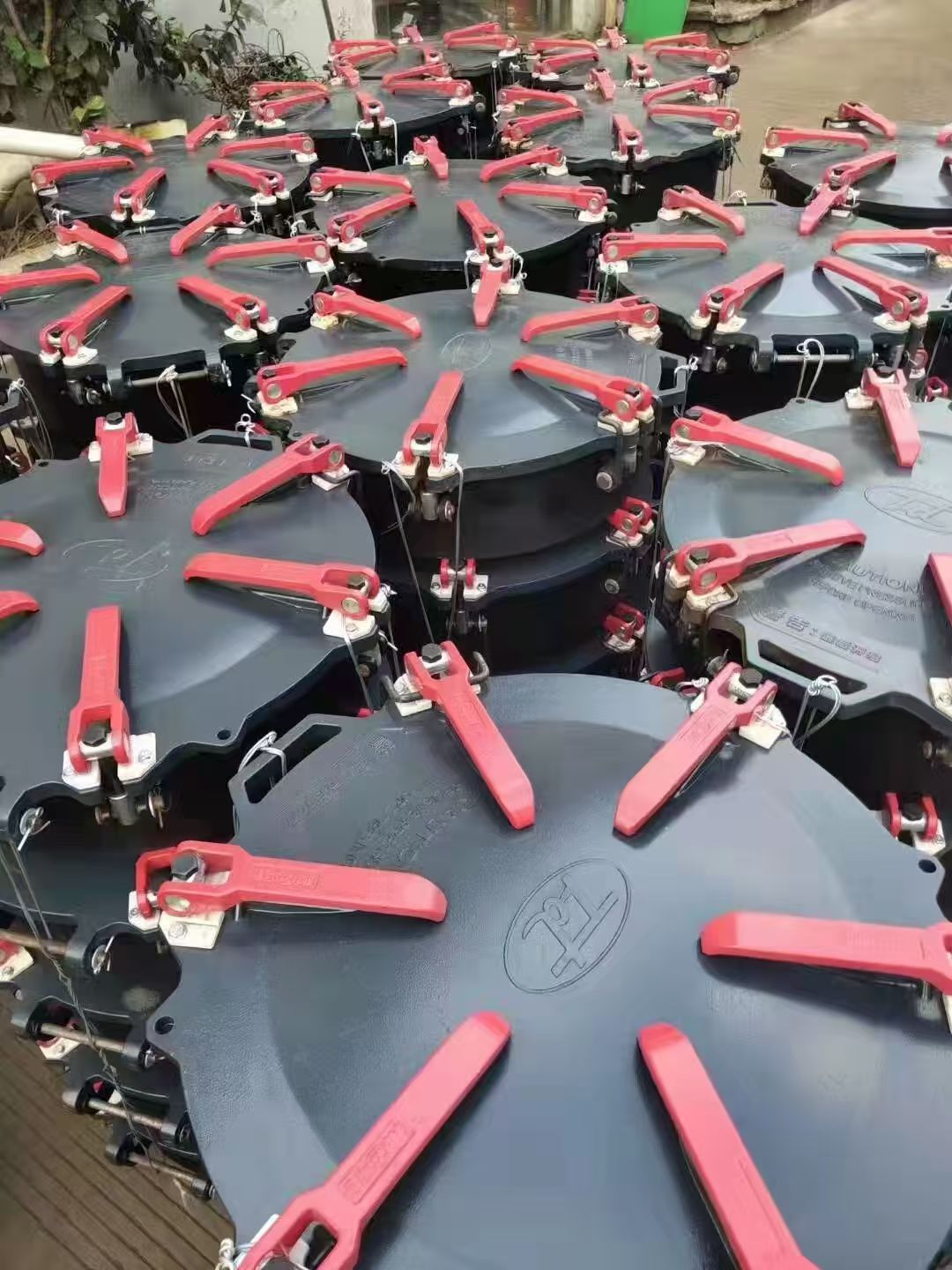 罐式运输车的孔盖（罐口盖）