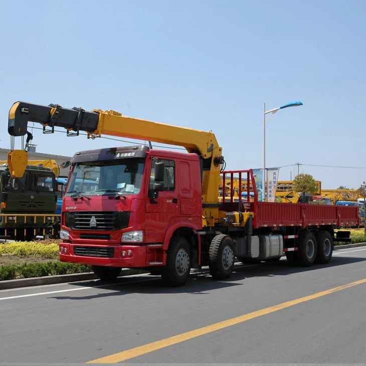 重汽豪沃重型 8×4 型 15 吨、20 吨汽车起重机