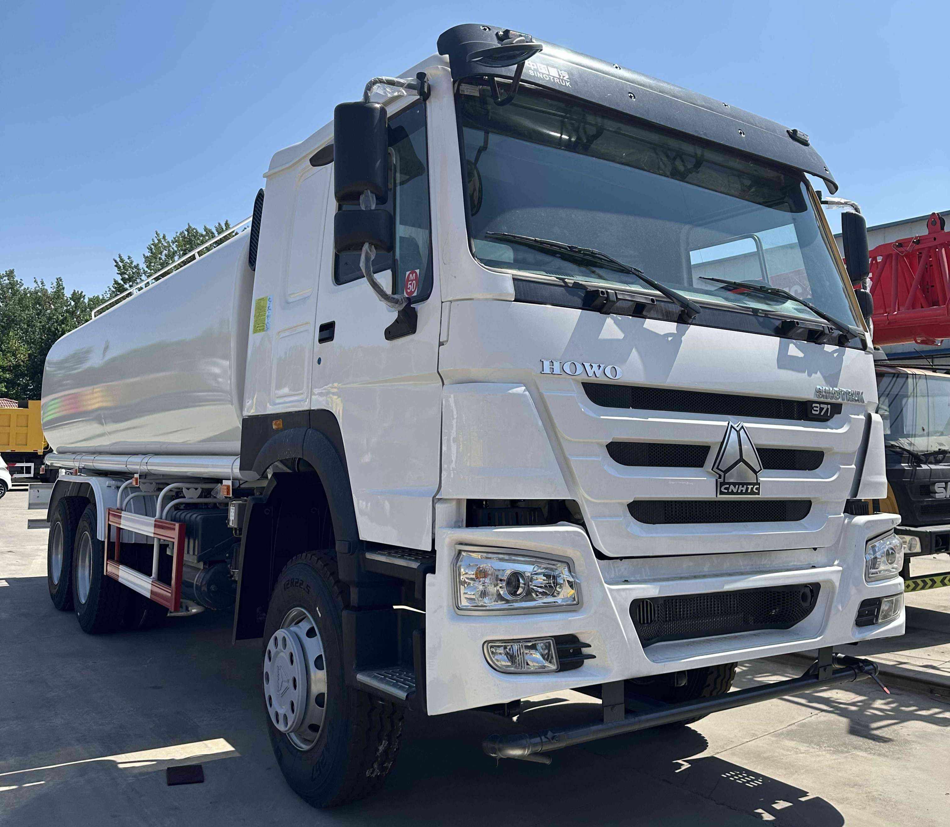 重汽豪沃6*4洒水车